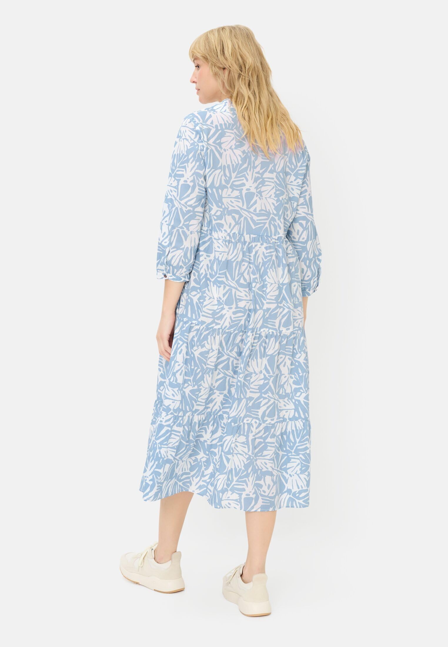 camel active Damen Sommerkleid mit Allover-Print | Mittellanges Kleid mit 3/4 Ärmel, Print, V-Ausschnitt und einem schicken Stehkragen für Alltag und Freizeit