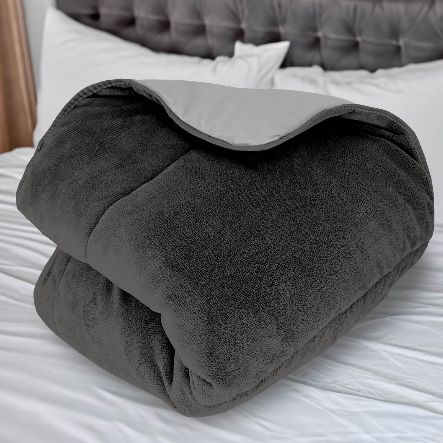 Soleil d'ocre, 240 x 260 cm Grey and Charcoal Grey Microfibre Lined Quilt
