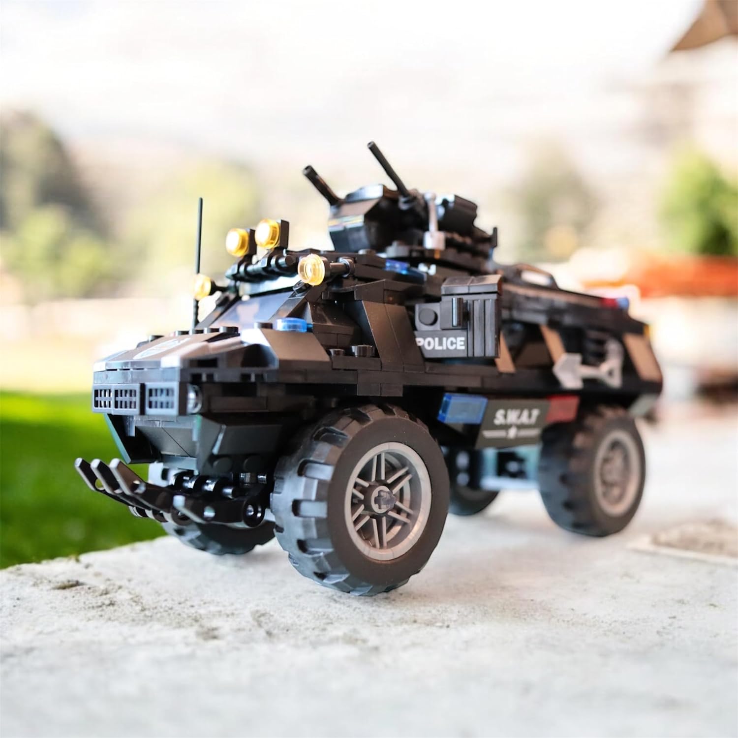 QXB Swat Police Truck Armored Tactical Transport Vehicle Building Blocks (549 PCS)