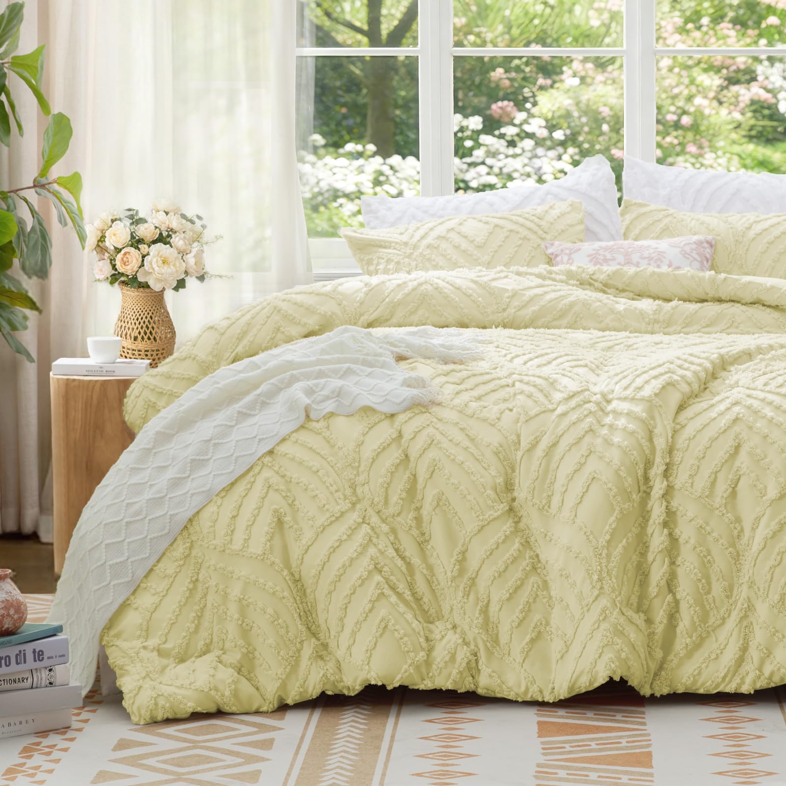 BEDELITE King Size Comforter Set - Tufted Boho Bedding Set, Transparent Yellow Boho Comforter, Soft Lightweight Comforter King, 3 Pieces Farmhouse Jacquard Bed Set for All Seasons