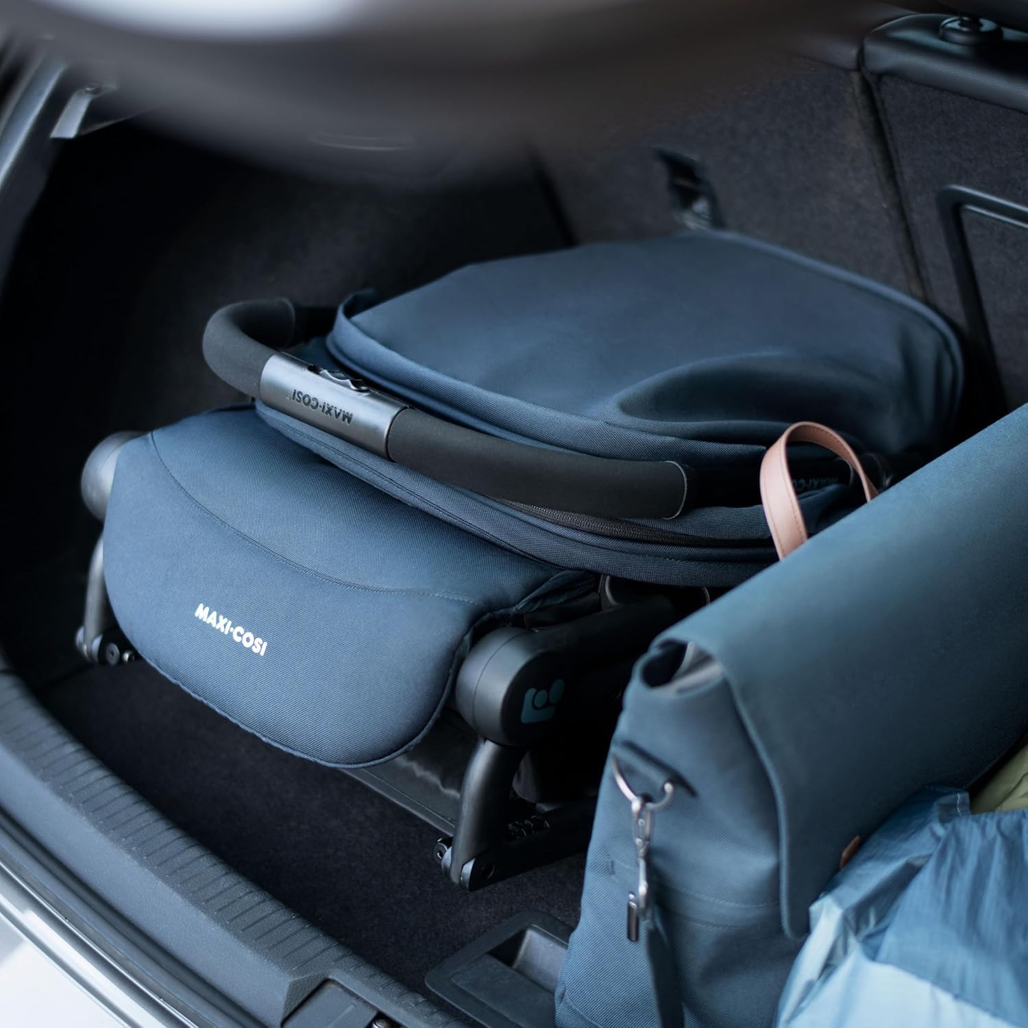 Maxi-Cosi Lara2 Wózek dziecięcy, 0–4 lata, 0–22 kg, Wózek spacerowy, Lekki wózek, 3 pozycje, Pozycja płaska, Automatyczne składanie, Pasek na ramię, Essential Black