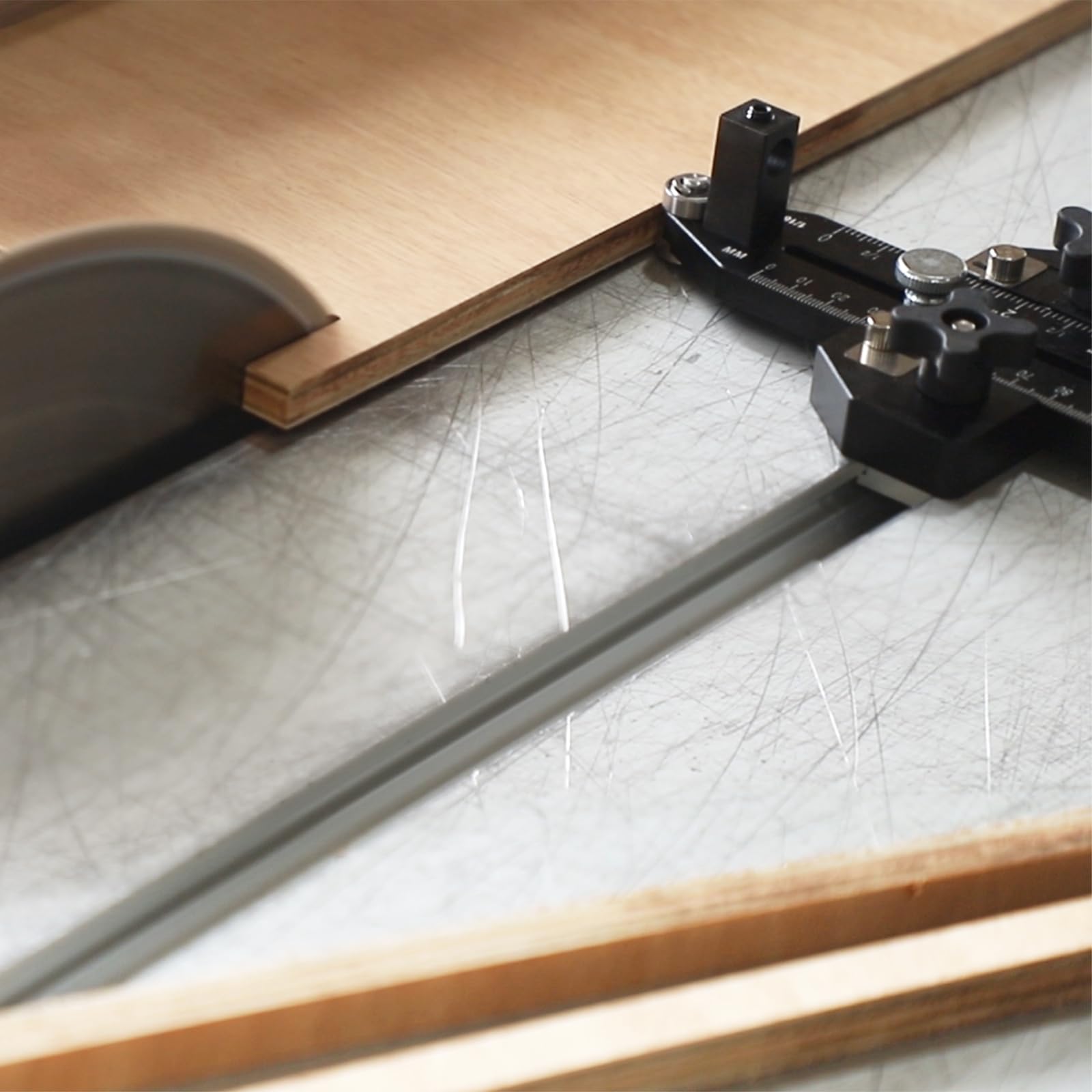 Sottile Rip Jig Table Saw Guide, estesa sottile Rip Jig Router con indicatore di precisione Quadrante Gauge