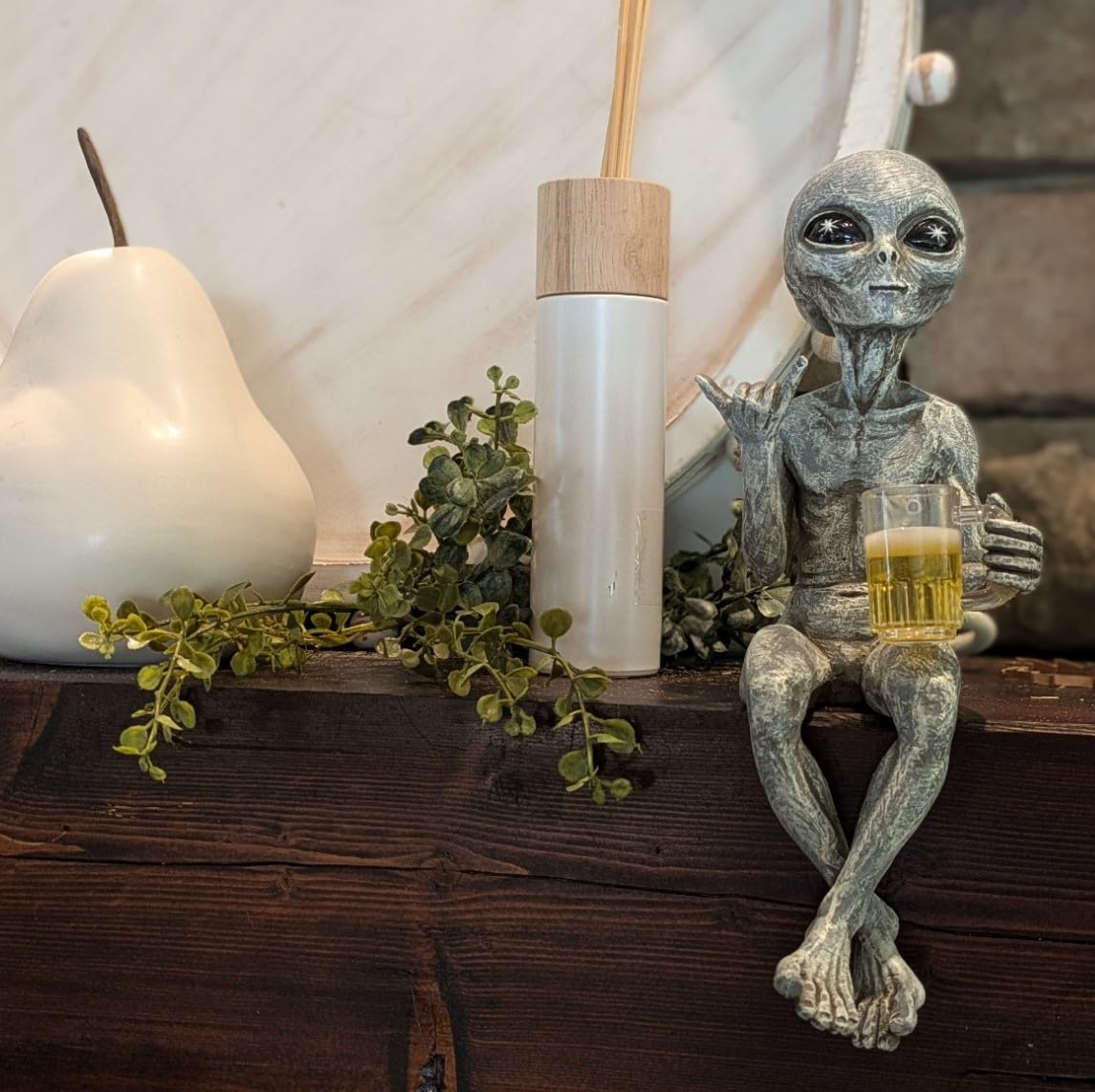 Uonguon Alien Statue 15cm - Lustige Biertrinkende Alien Figur Aus Harz Für Schreibtisch