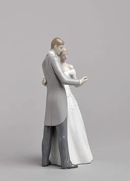 LLADRO Porcelain Figurine of a Wedding Couple United Forever. Decorative Groom and Bride Wedding in Glossy Porcelain.