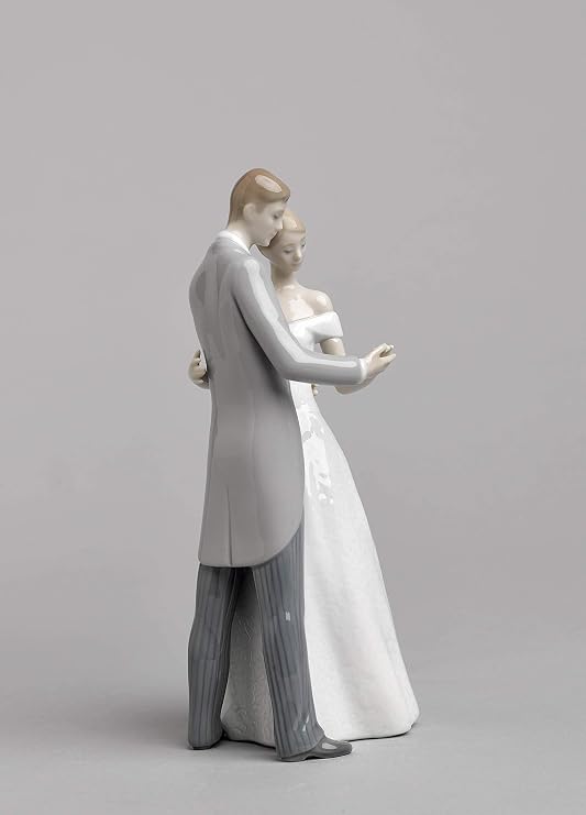LLADRO Porcelain Figurine of a Wedding Couple United Forever. Decorative Groom and Bride Wedding in Glossy Porcelain.