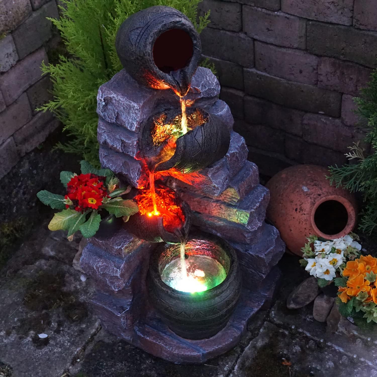 Fontana da giardino, fontana decorativa con illuminazione a cascata, gioco d'acqua per giardino, laghetto, terrazza, laghetto, balcone, molto decorativa – funzionamento a energia solare ibrida