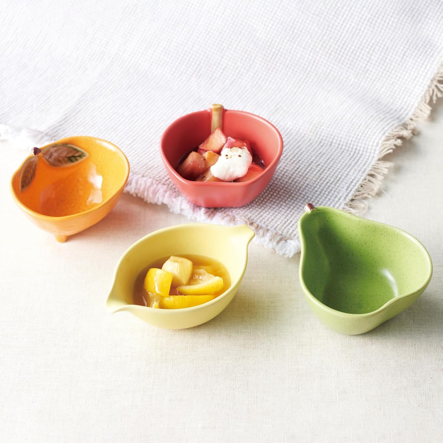 aito Seisakusho 111210 Fruit Kudamono Small Bowl Microwave Dishwasher Safe Apple, Red, Approx. 3.5 x 3.1 inches (9 x 8 cm), Mino Ware, Made in Japan