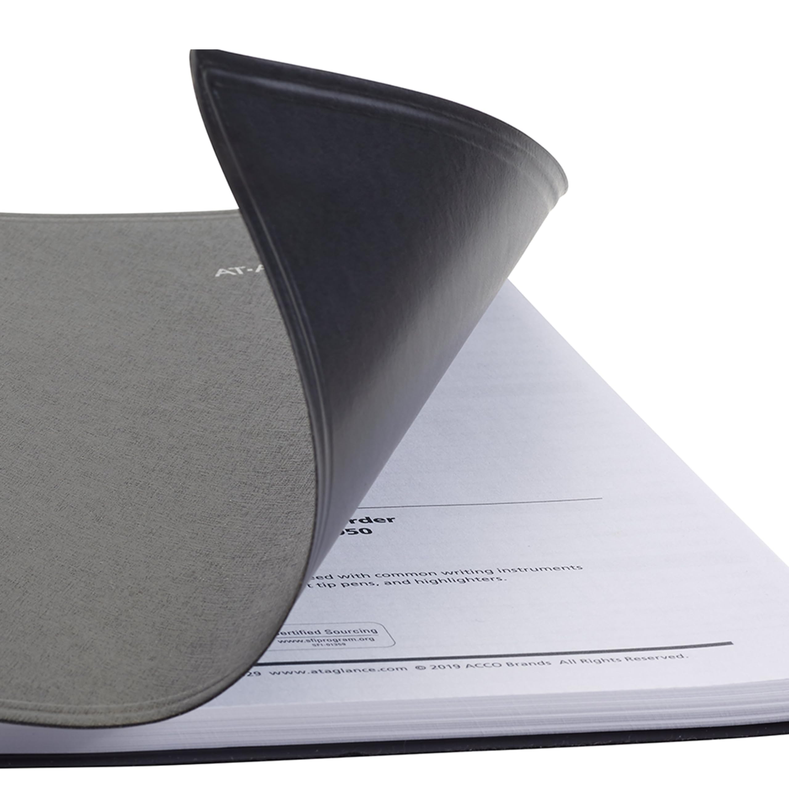 AT-A-GLANCE Tagesplaner 2026, Wochenplaner, 17,8 x 22,2 cm, Medium, Block-Stil, Schwarz (G5350026)