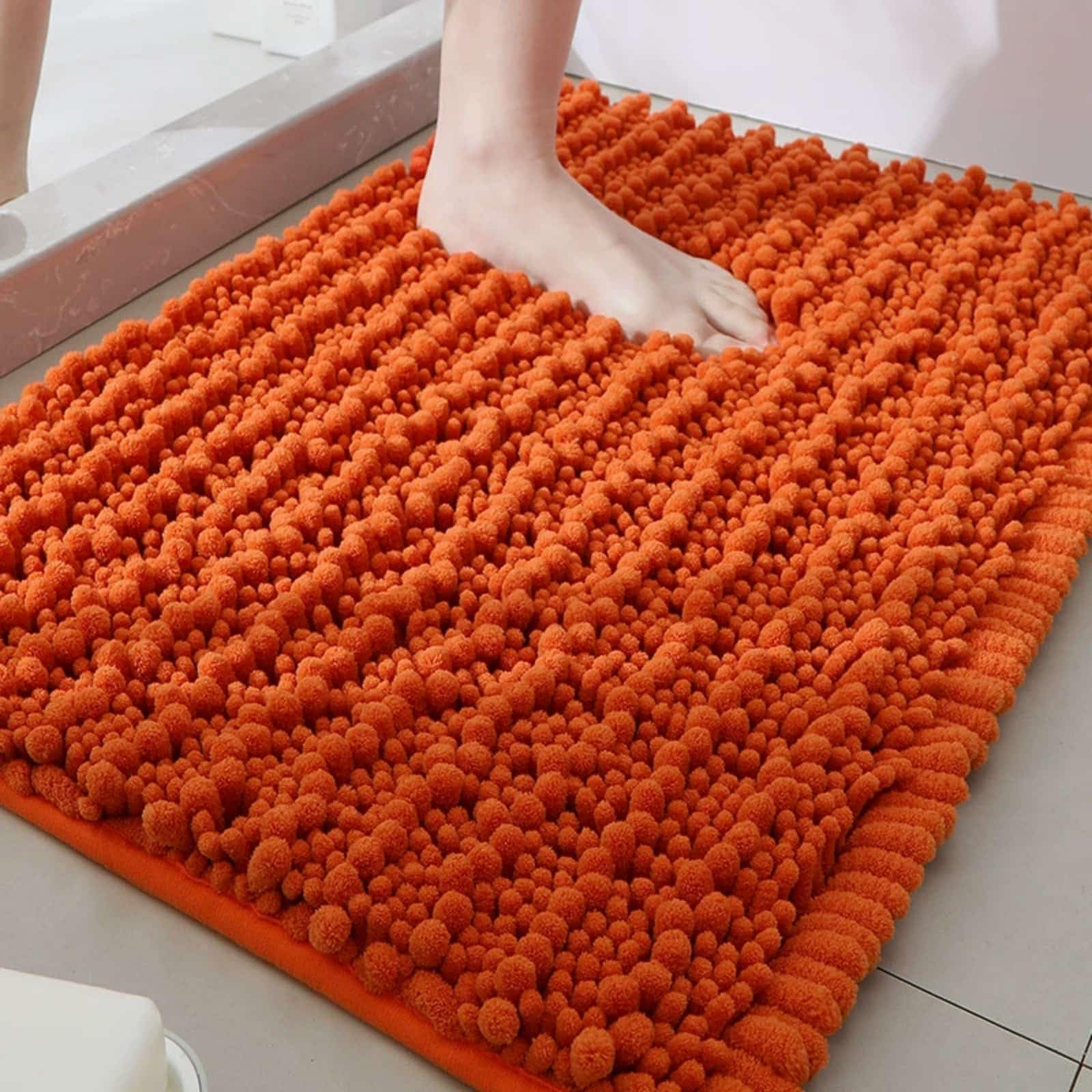 Chickwin Chenille Bath Mat Non Slip, Soft Absorbent Bathroom Mat Fluffy Chenille Bathmats Thick Microfiber Bath Foot Carpet Bathroom Carpet Rugs for Shower Floor (Orange,43x61cm)