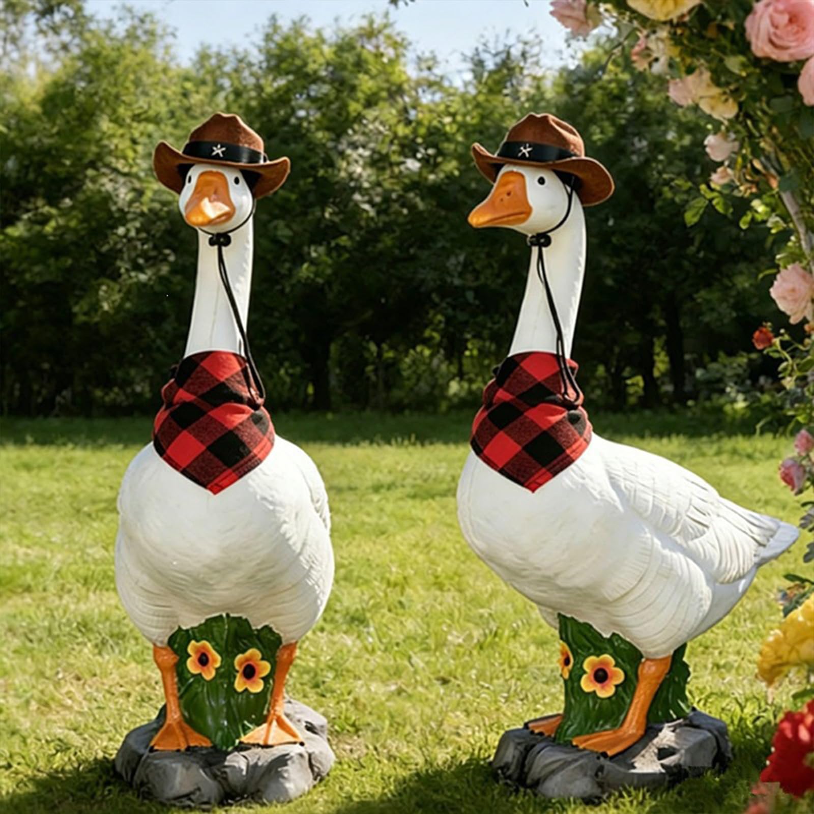 Resina ornamentale oca bianca con cappello cowboy per portico | Oca decorativa da giardino 14 pollici, regalo di inaugurazione della casa; scultura realistica da fattoria