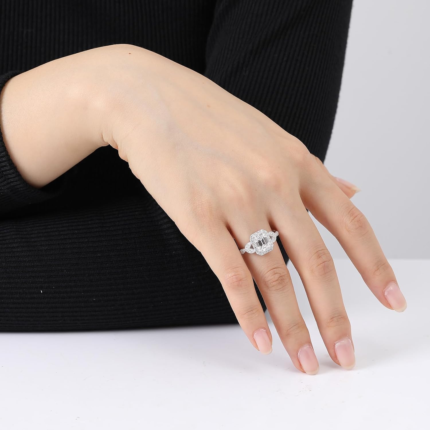 Moissanite Rings For Women Emerald Cut Engagement Ring 18K White Glod Plated S925 Ring Sterling Silver Princess Cut Wedding Ring Jewelry Gift