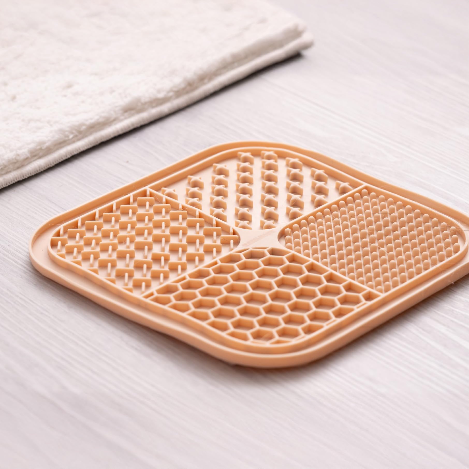 Fackelmann Tappetino lecca-cibo in silicone antiscivolo, per alimentazione lenta e digestione sana per cani e gatti, lavabile in lavastoviglie, riutilizzabile, slow feeder, gioco interattivo
