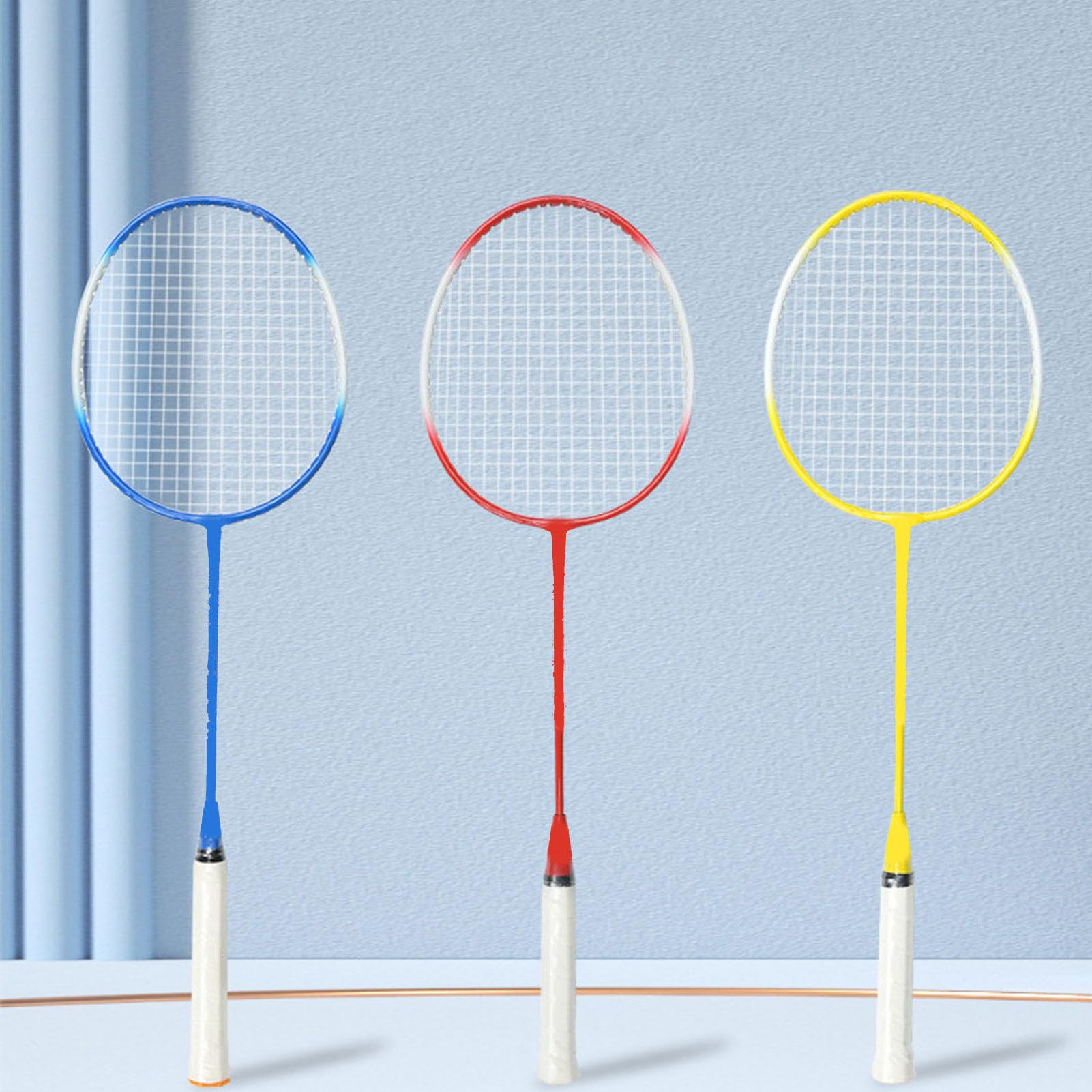 Set di racchette da badminton portatili con design smorzatore di vibrazioni per sport ricreativi e gioco in spiaggia, attacco forte, set da badminton per adulti con