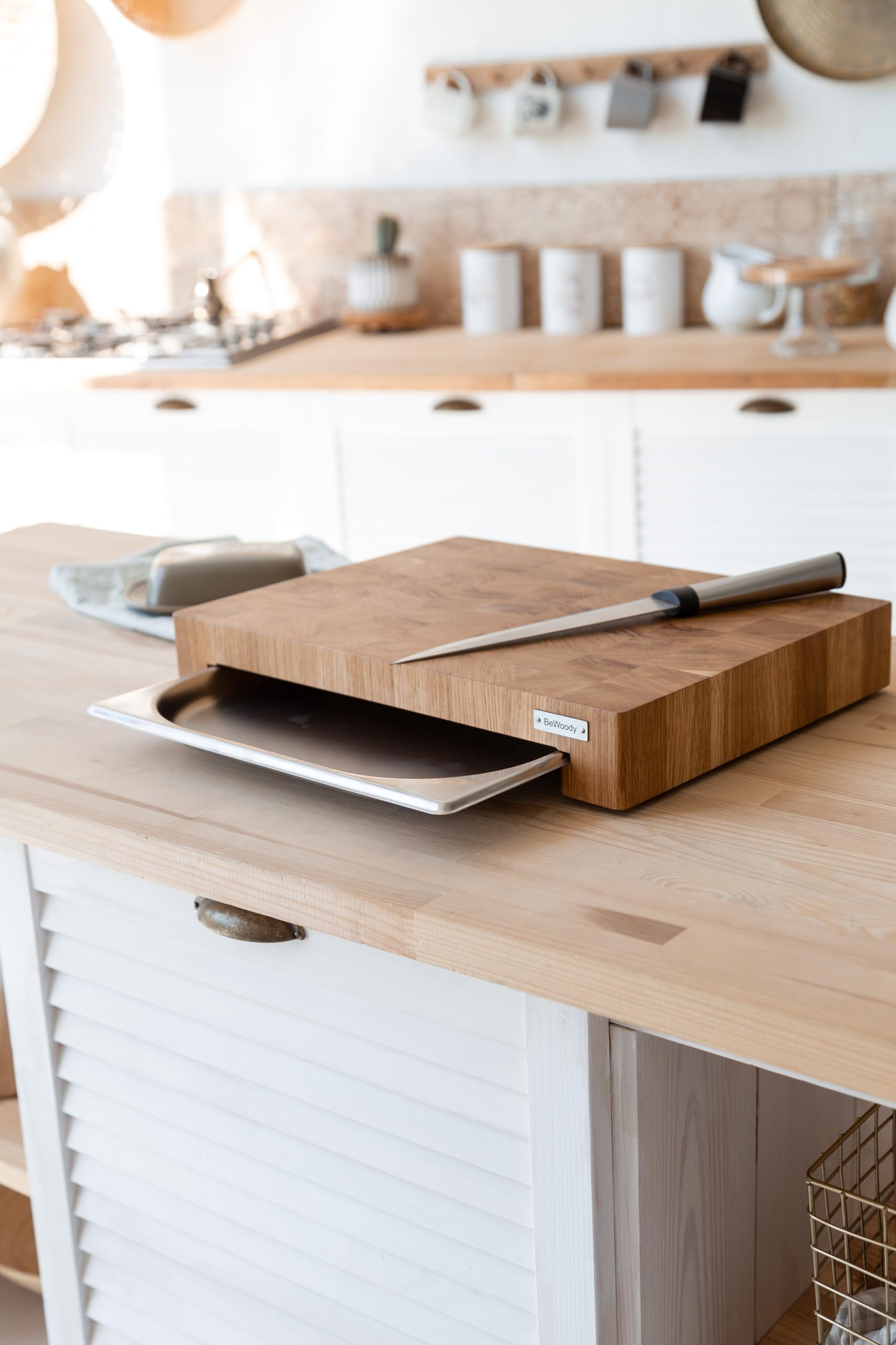 Premium Schneidebrett aus Stirnholz Eiche 40×30×5,5 cm – mit Edelstahlschublade 1,3 L | Küchenbrett massiv & rutschfest | Hackblock Holz Schneidebrett professionell geölt – Geschenkidee