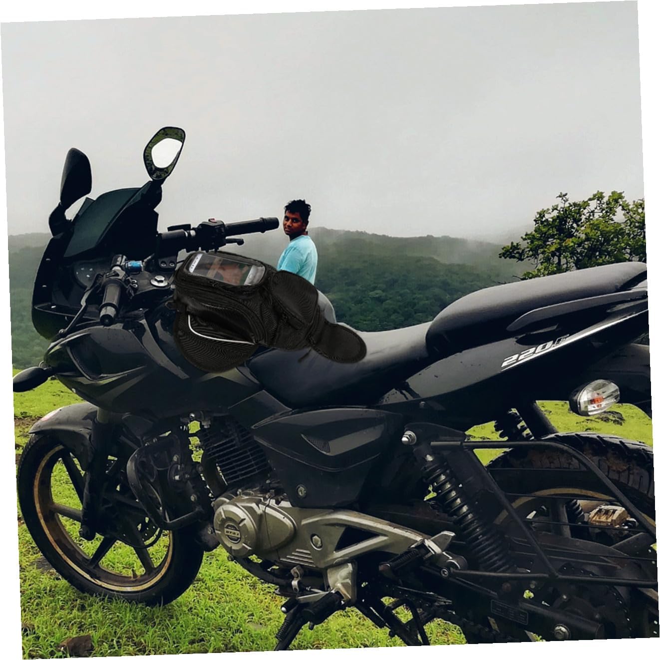 Motorcycle Tank Bag with Strong Magnetic Design Large Capacity Motorbike Tool Pouch for Secure Storage Easy to Install and Remove Riding Accessory for Travel and Daily Use