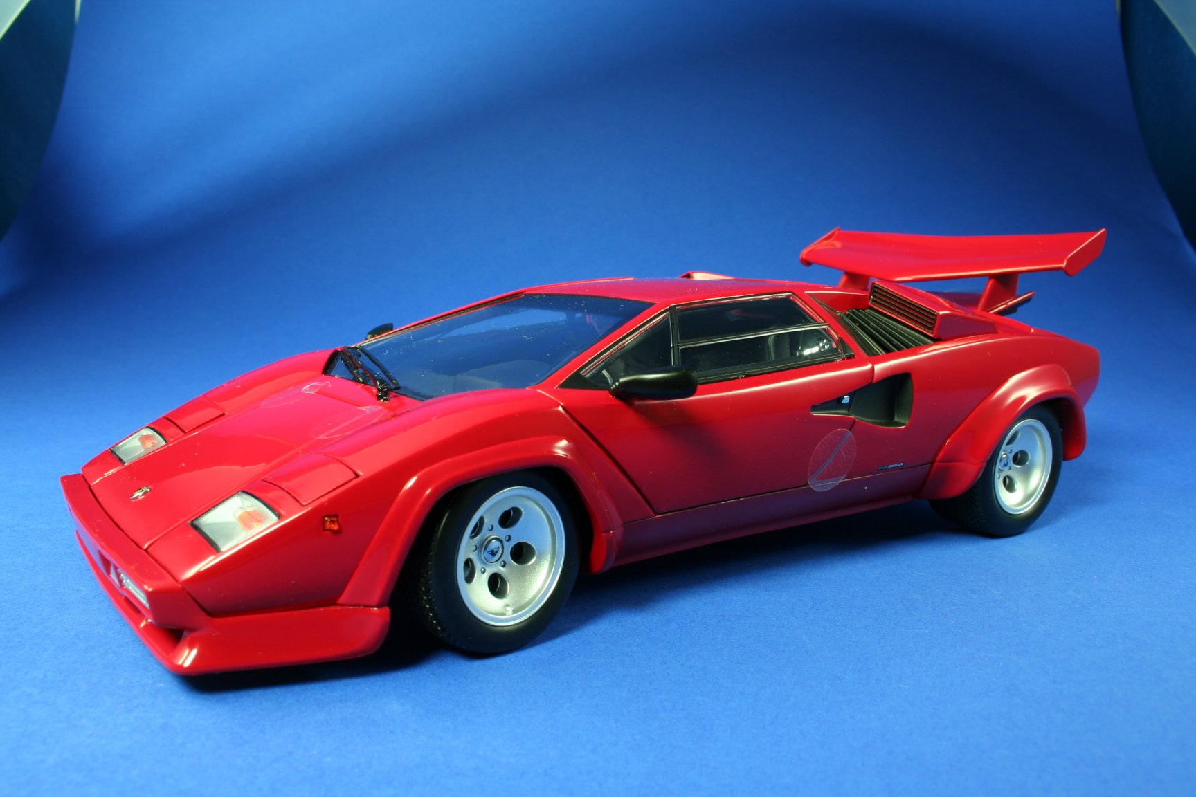 Amazon | 1/18 LAMBORGHINI COUNTACH LP5000S Red 完成品 | ミニカー