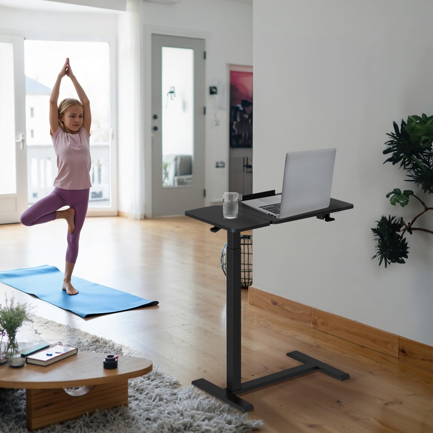 Maclean Laptop Schreibtisch höhenverstellbar 755–1108 mm | Neigbar bis 60° | Mobil mit Rollen | Belastbar bis 30 kg | Ergonomisch & stabil | für Homeoffice & Büro (Schwarz)
