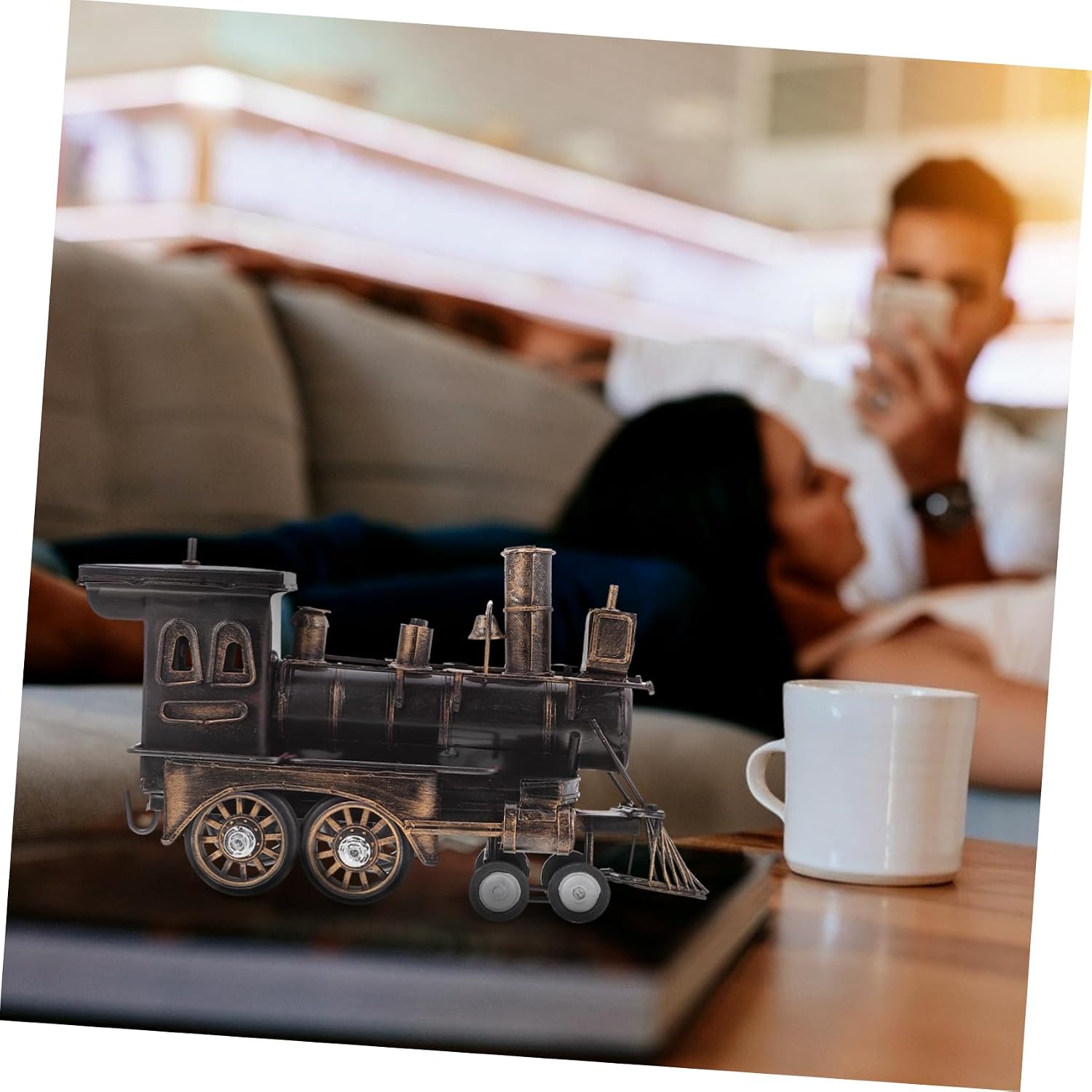 1pc Steam Locomotive Model Ornament Vintage Tabletop Sculpture for Home Decor Office Accent and Photography Prop