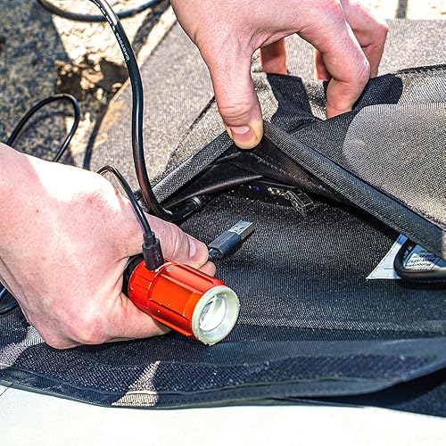 Miniatura 9 de Klein Tools 29251 Panel solar portátil de 200 W, cargador solar plegable al aire libre con puerto USB-A para centrales eléctricas, baterías y