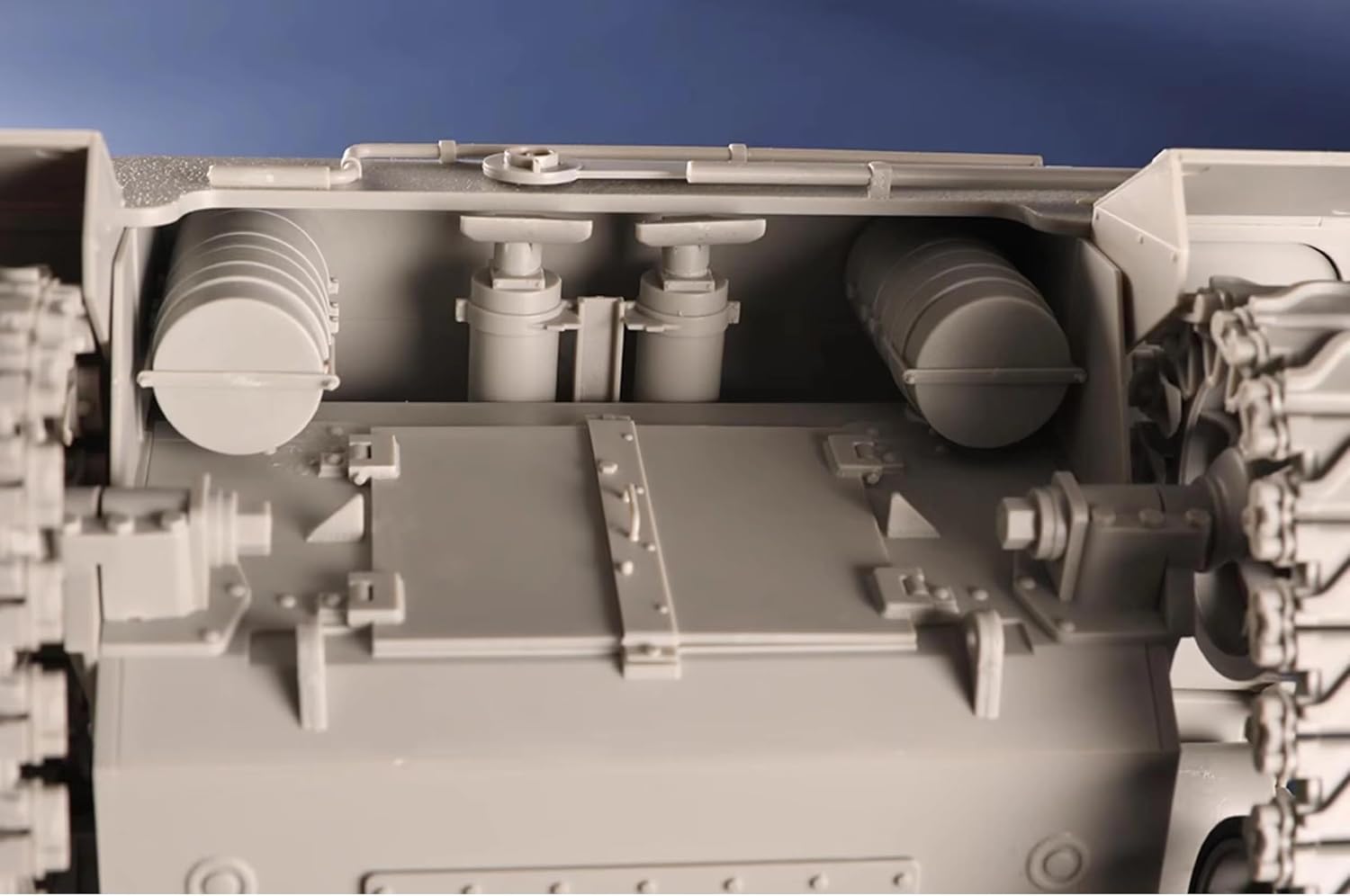 Trumpeter 61617 1:16 M4A1 Sherman Medium Tank - Late Model Kit