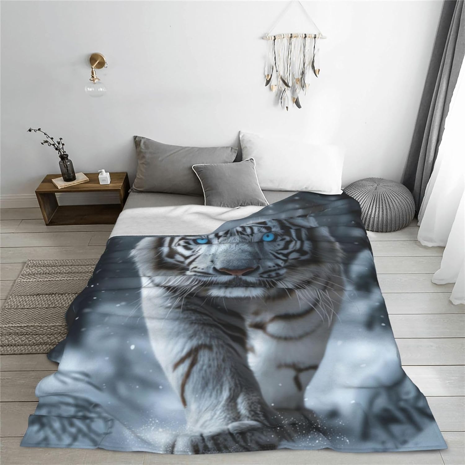 White Tiger Blanket for Women, Wildlife Animal Throw Blankets Soft Lightweight Flannel Throws for Bed Sofa Home Decor, Gifts for Girls Kids, 50x60in