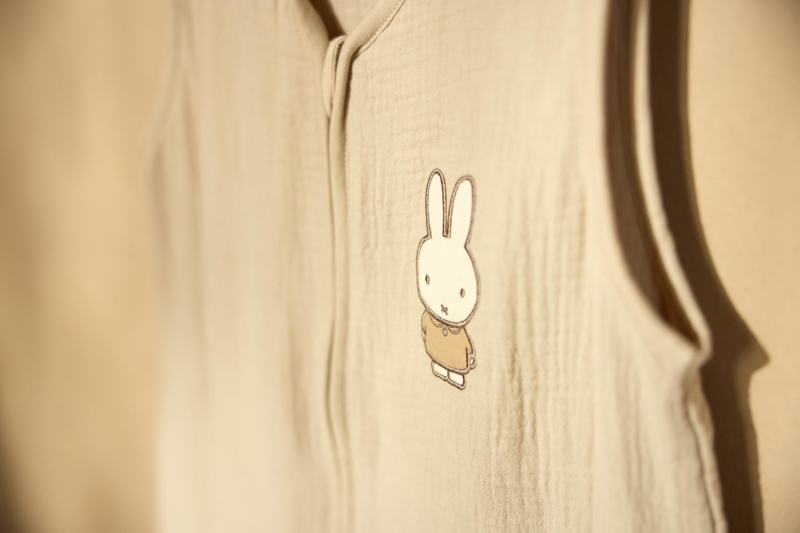 Jollein Sacco nanna estivo in mussola per neonati – Miffy & Friends – 110 cm – 100% cotone – 0,5 TOG – Sacco nanna estivo per neonati – Certificato OEKO-TEX