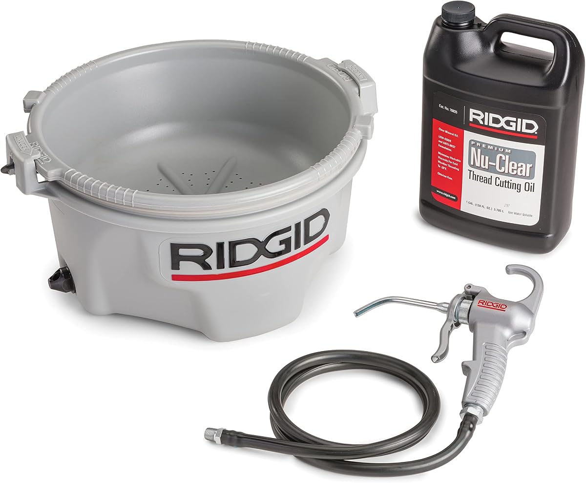 RIDGID 10883 Modelo 418 Cubo de engrasador de mano con 1 galón de aceite de corte de rosca premium para herramientas de roscado de tuberías, lubricador de agarre antideslizante, plateado
