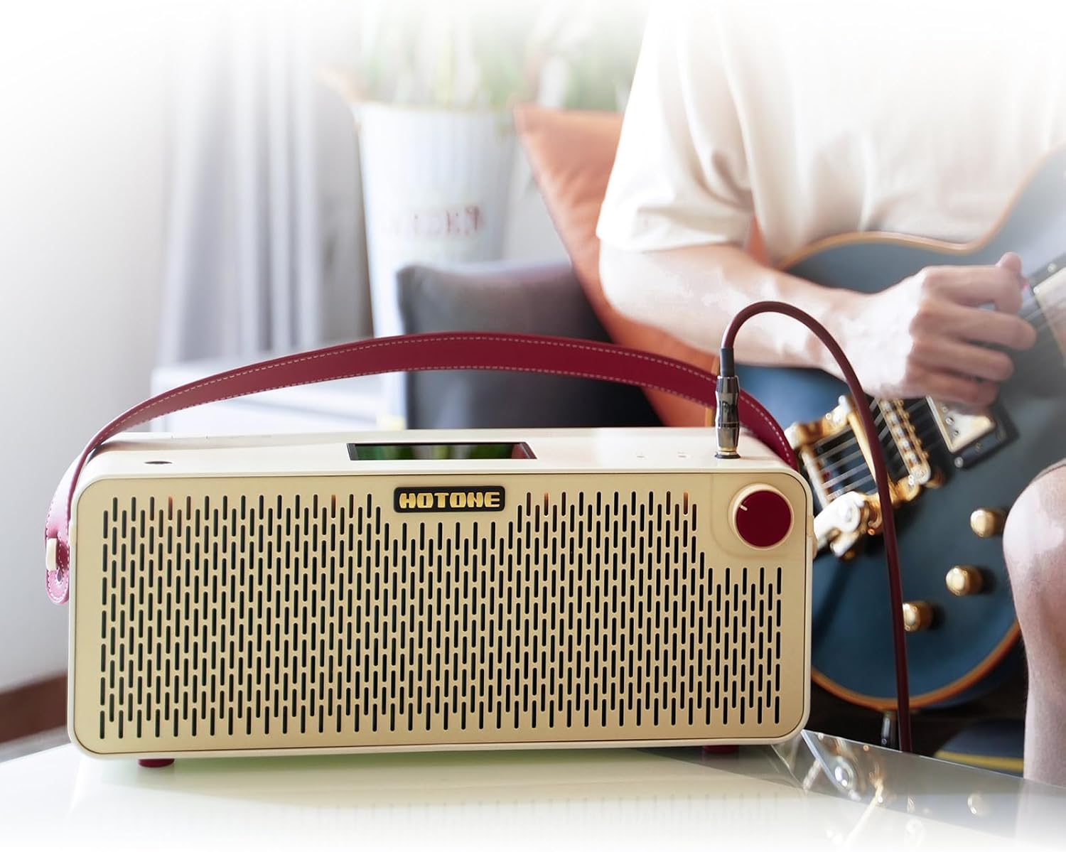 Hotone Pulze with its mobile app interface