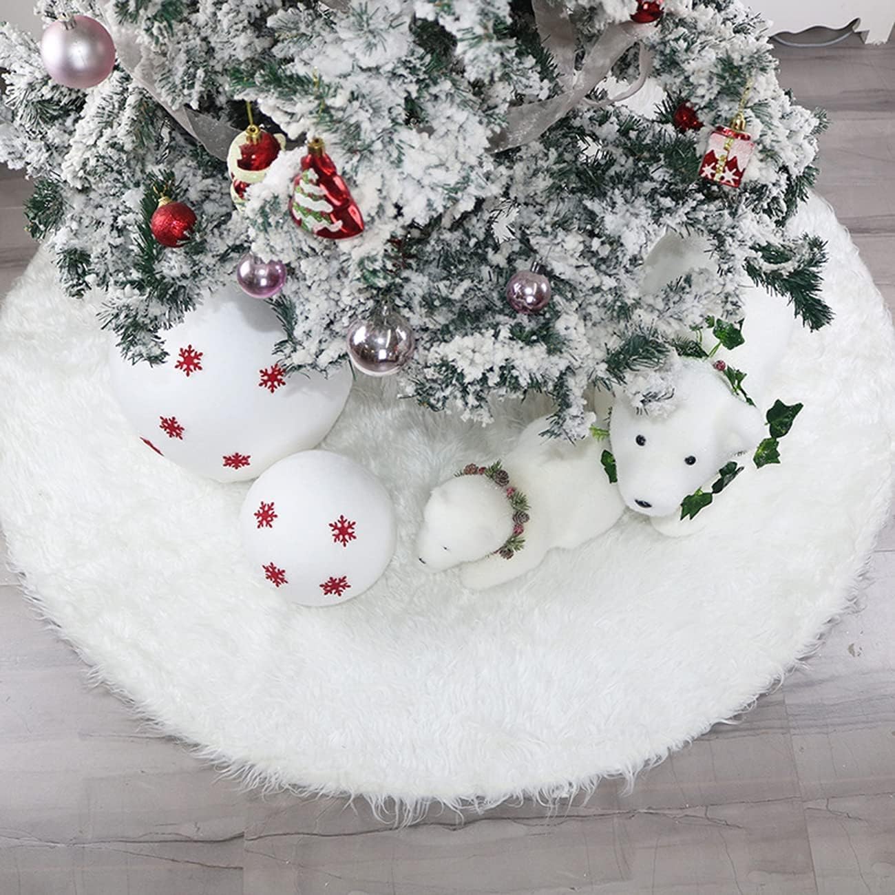 72 Inch Luxe Snowy Faux Fur Christmas Tree Skirt, White Velvet for Festive Decor, Elegant Holiday Addition