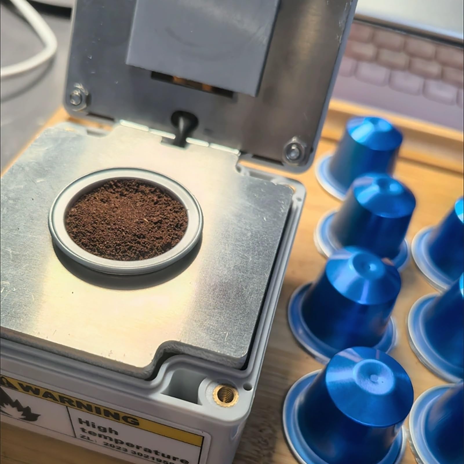 Maszyna do zgrzewania kapsułek kawy, folia zgrzewająca z folii aluminiowej, konwerter kapsułek wielokrotnego użytku adapter kapsułek do kawy, uchwyt konwertera kapsułek espresso