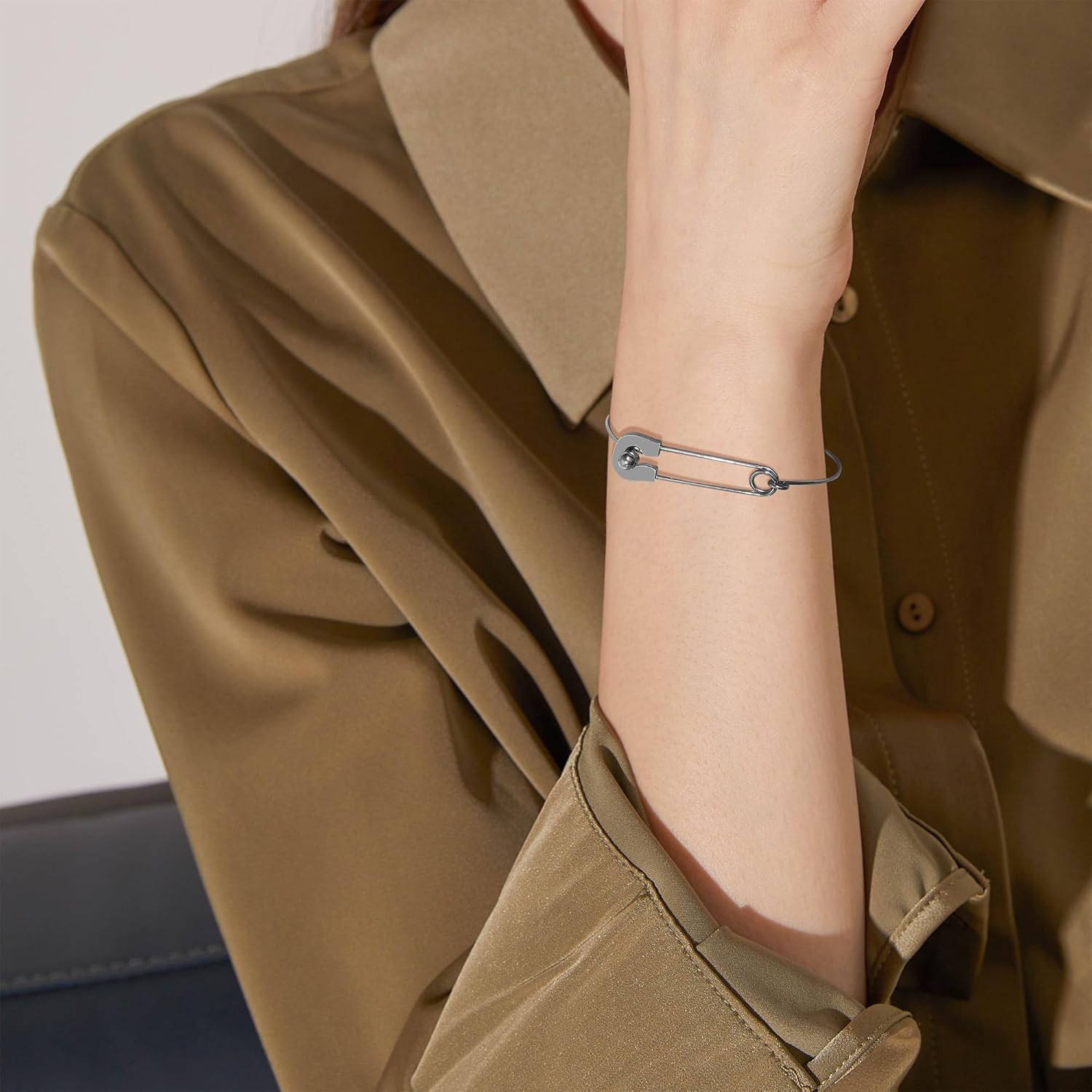 Safety Pin Hook Bangle Bracelet Classic 14K Gold Plated Stainless Steel Simple Love Safety Pins Bracelet Jewelry - Image 2