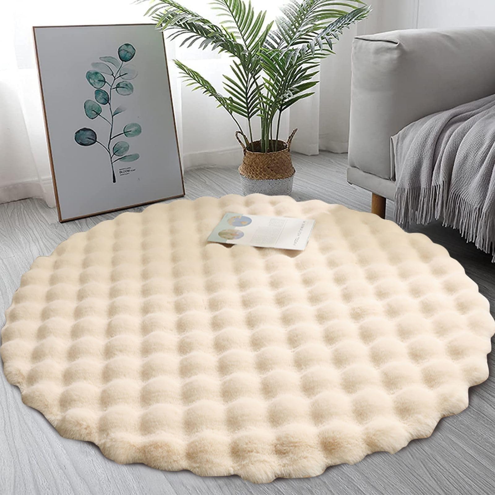 Tapis de chambre d'enfant rond en peluche beige doux pour des moments cocooning