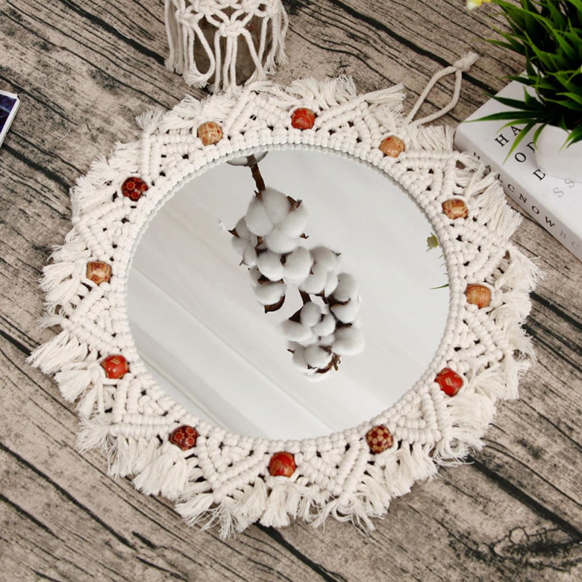 Dekorativer Hängespiegel mit Makramee Wandbehang aus Baumwolle und Glas Handgefertigter Spiegel im Tapisserie Design für Schlafzimmer und Büro Beige