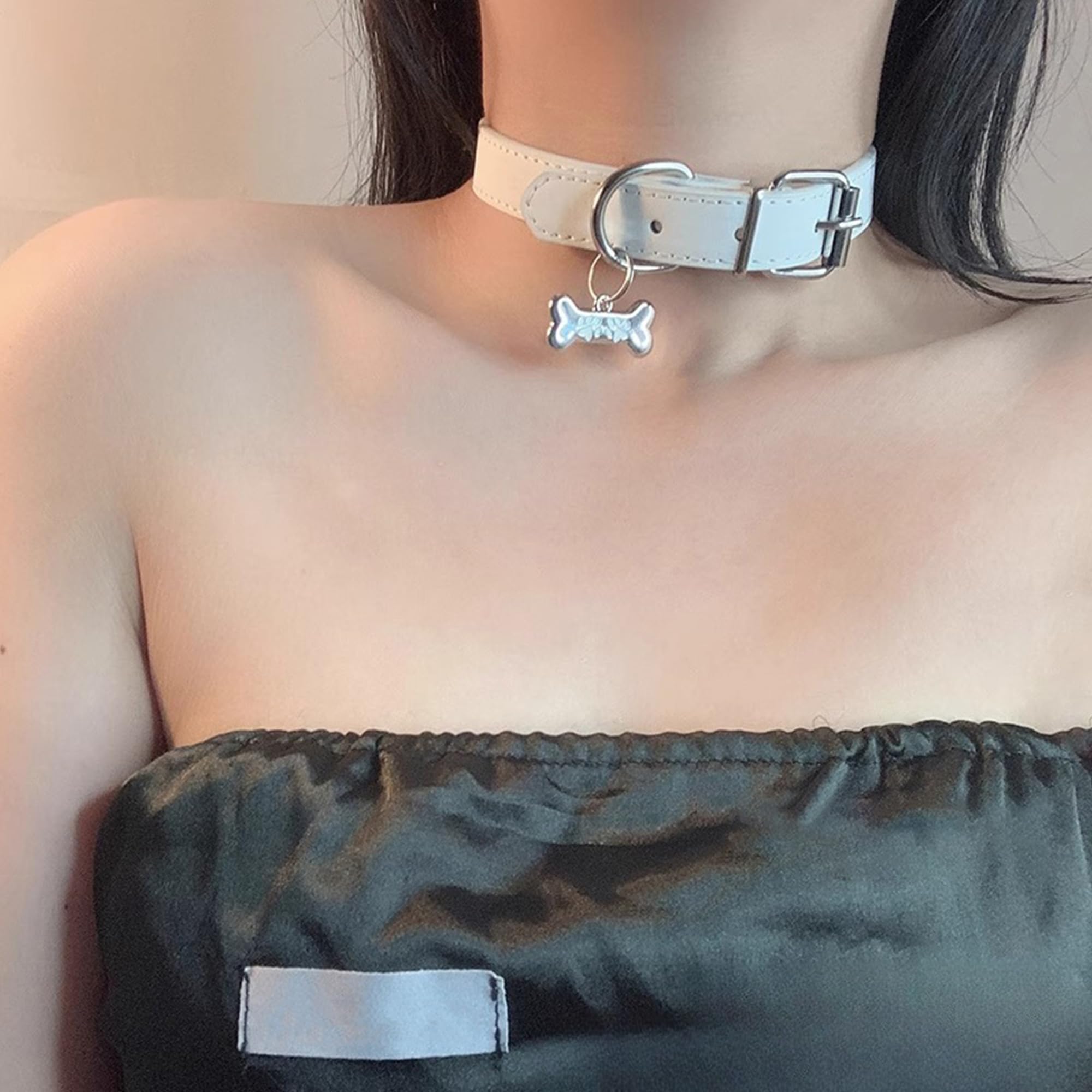 Nojess Leather Choker Collar for Women Punk Choker Y2k Necklace Bone Shaped Pendant Necklace Fashionable Punk Gothic Jewerly