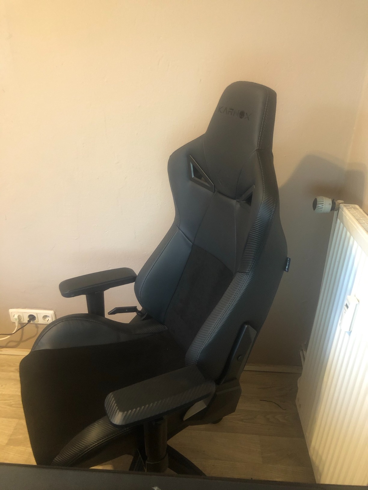 BAD GUY FOOTREST EDITION - WHITE