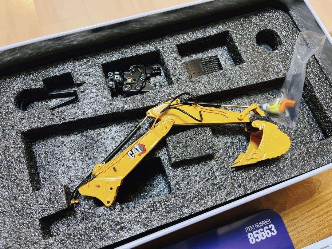 Amazon.co.jp: キャタピラー建機 CAT352UHD高所作業解体機 1/50 