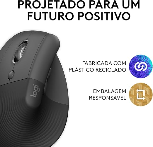 Close-up do mouse vertical Logitech Lift Left destacando o logo e a textura, com ícones de plástico reciclado e embalagem responsável.