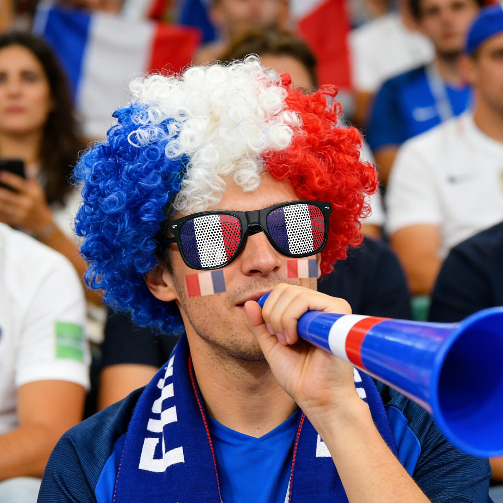 Kit Supporter France 7 Pièces, Football Accessoire avec Lunettes Écharpe Perruque et Drapeau pour Coupe du Monde 2026 Fête Garçons Filles au Stade