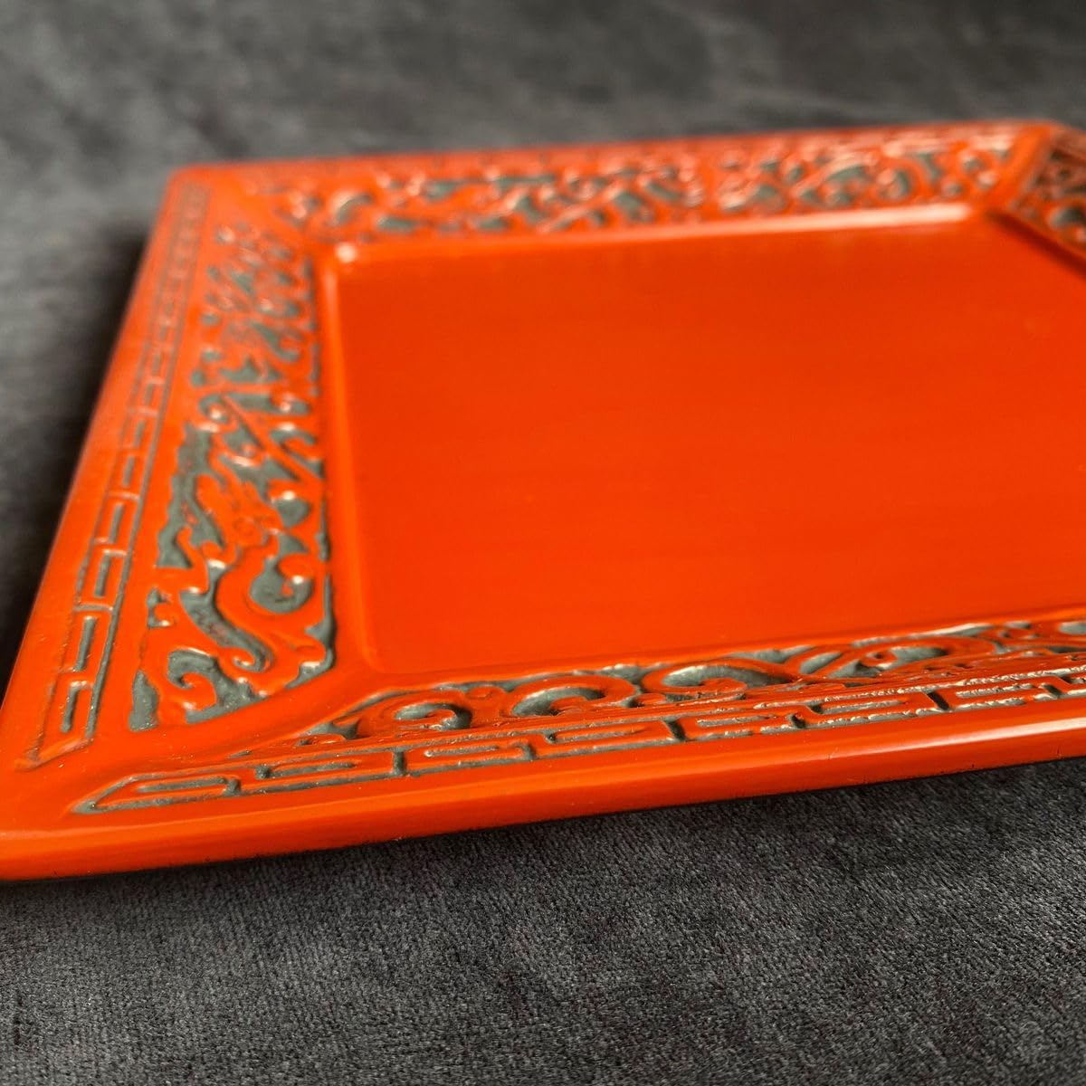 【希少品】堆朱 木製 手彫り お重　2段重 重箱 お盆 彫刻漆器 伝統工芸品 希少品】堆朱 木製 手彫り お重 2段重 重箱 お盆 彫刻漆器 伝統工芸