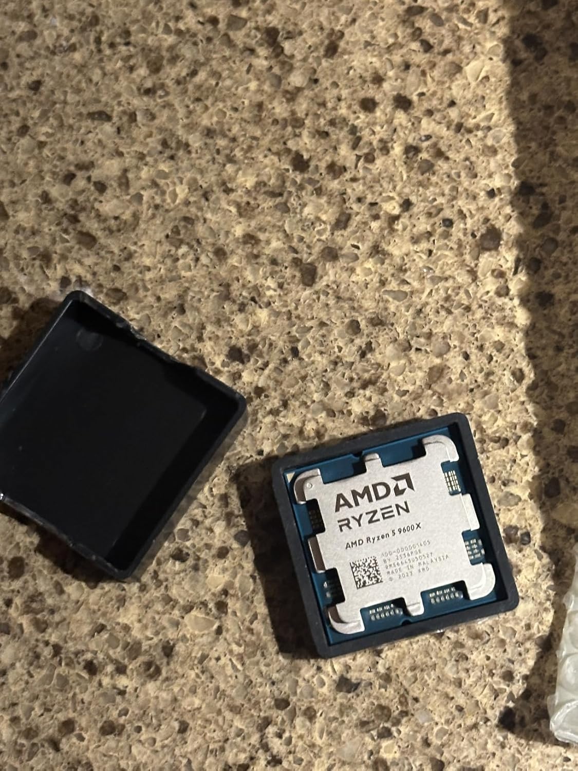 AMD Ryzen 5 9600X Altı Çekirdek 3.9 GHz Kutusuz Fansız İşlemci - Görsel 16