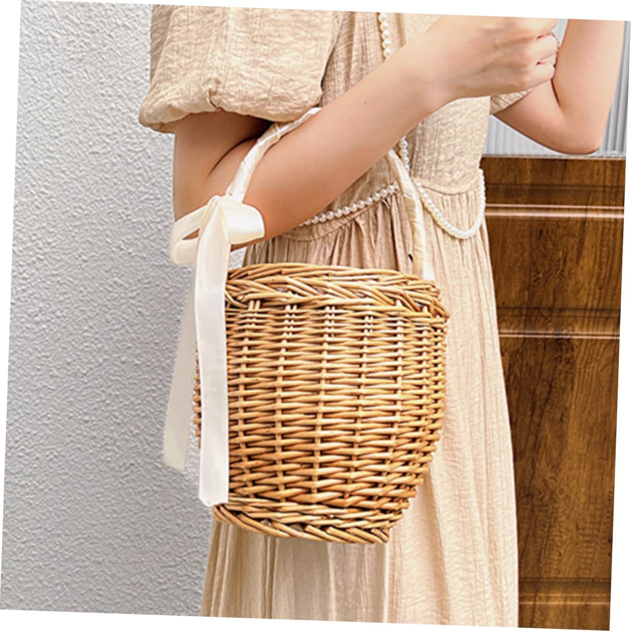 French Style Handwoven Picnic Basket with Lid, 1pcs Multi-Function Outdoor Fruit Picking Basket for Kitchen and Travel Storage