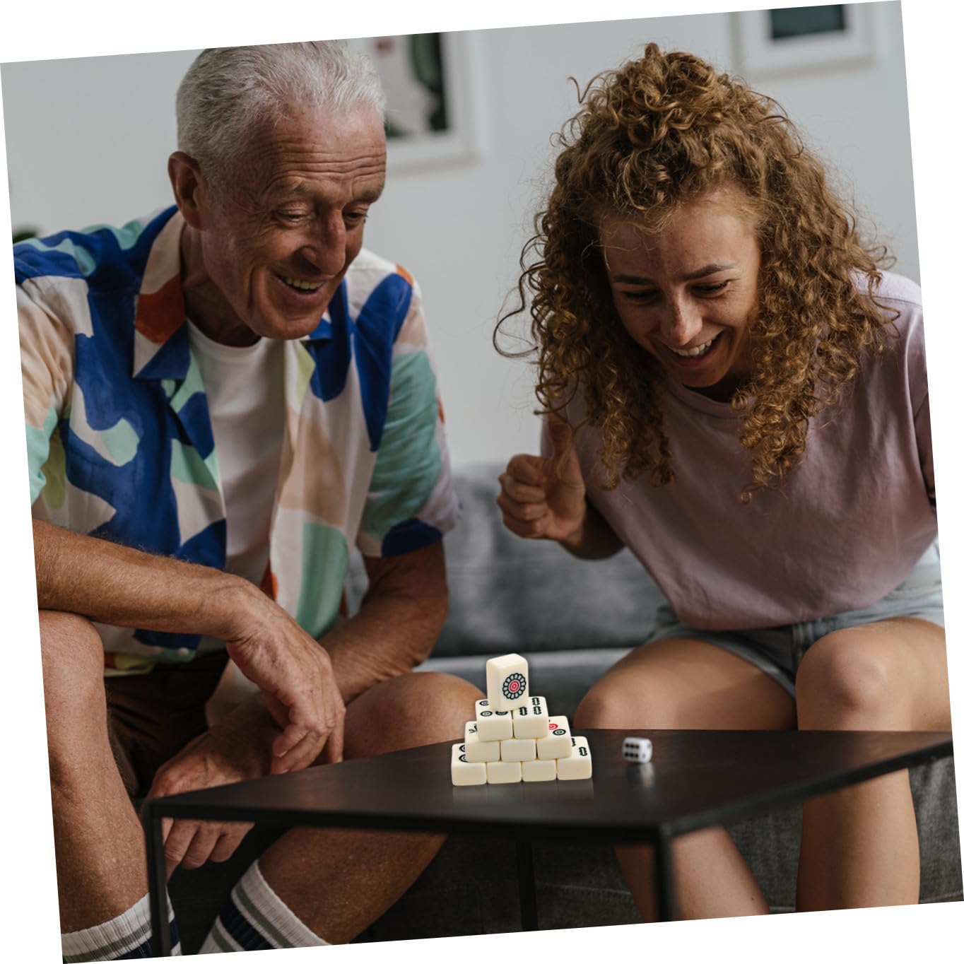 Kleiner Mahjong Satz 1 Satz aus Melamin und PVC, Weiß, Tragbar | Reisespiel für Drinnen und Bars, Kreative Ausführung, Vollständiges Zubehör, Kompakte Maße
