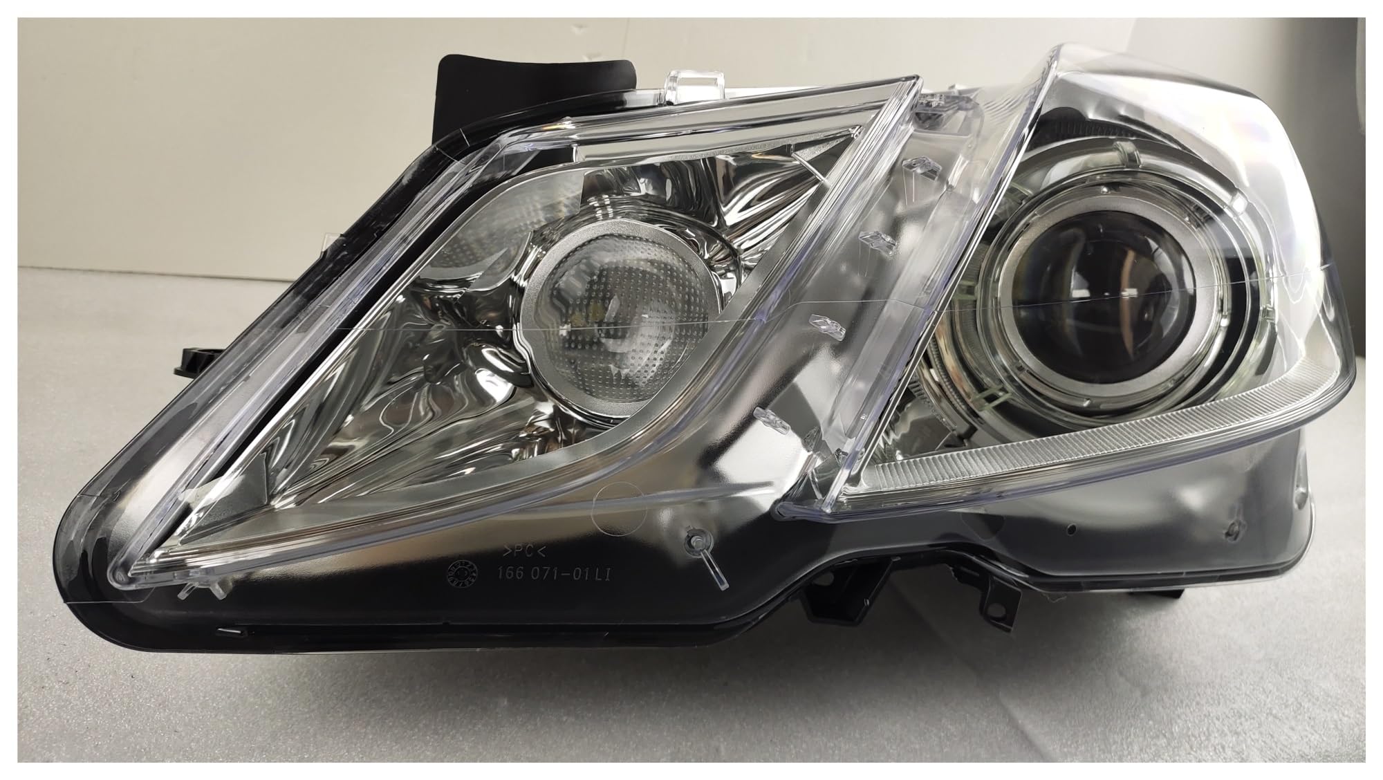Akcesoria samochodowe lampa ksenonowa 2010-2013 kompatybilna z Mercedes Benz E klasa W207 reflektor 207 oryginalny montaż reflektora automatyczne oświetlenie(Right no module)