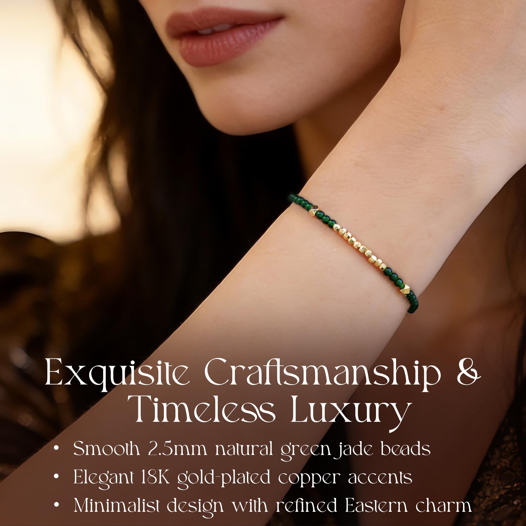 18 K vergoldetes, grünes Jade-Perlen-Armband für Damen, minimalistischer Edelstein, elastisches Armband mit goldenen Würfelperlen, Stackable Lucky Charm Jewellery Geschenk