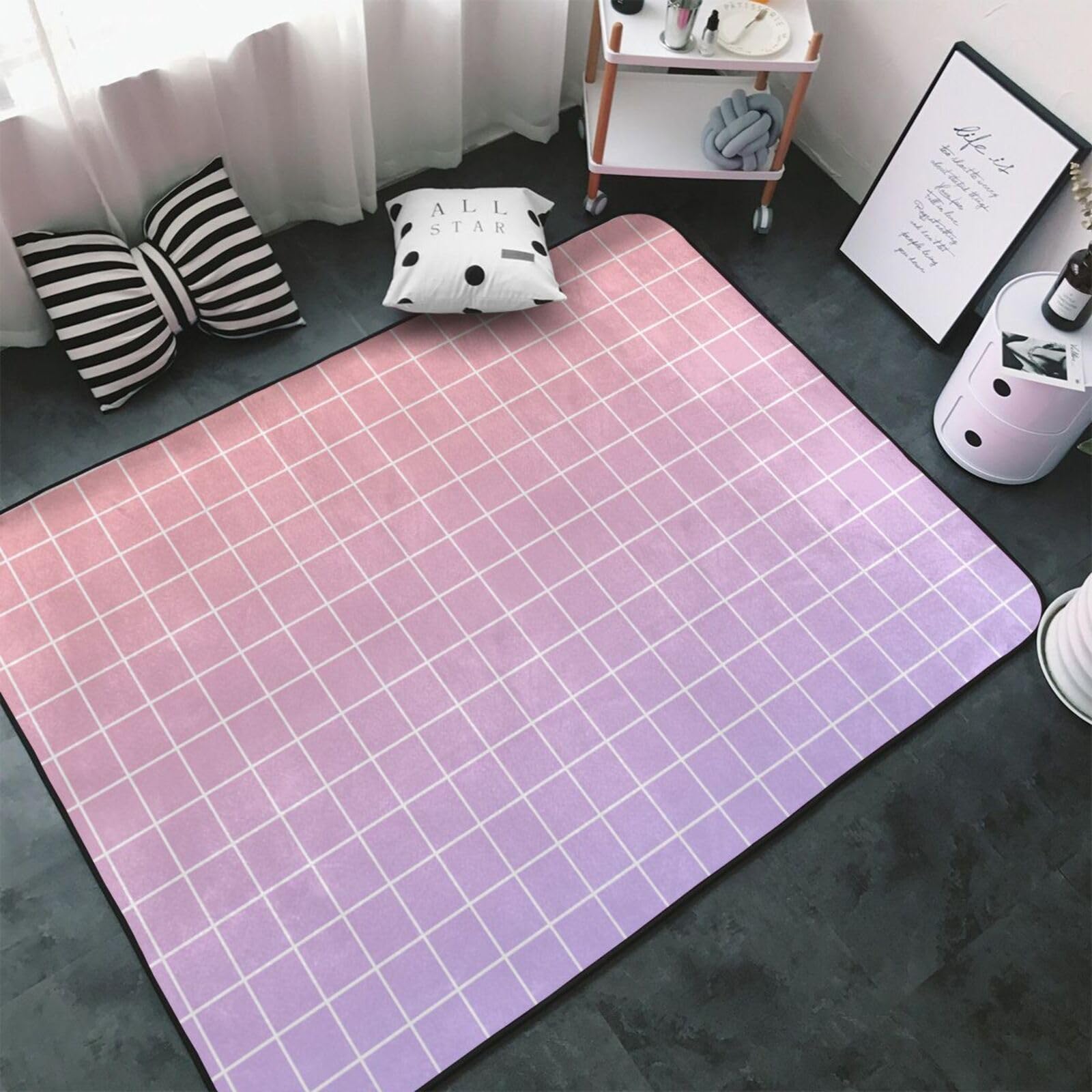 Tapis de chambre doux violet et orange pour créer un coin lecture cosy