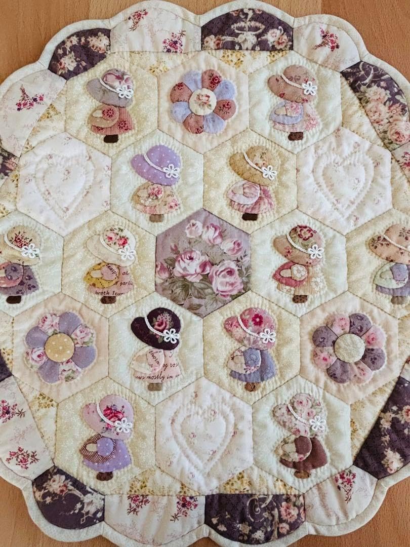 ハンドメイド♪スーちゃんとドレスデン♪のキルト パッチワークタペストリー ハンドメイドスーちゃんとドレスデンのキルト パッチワーク