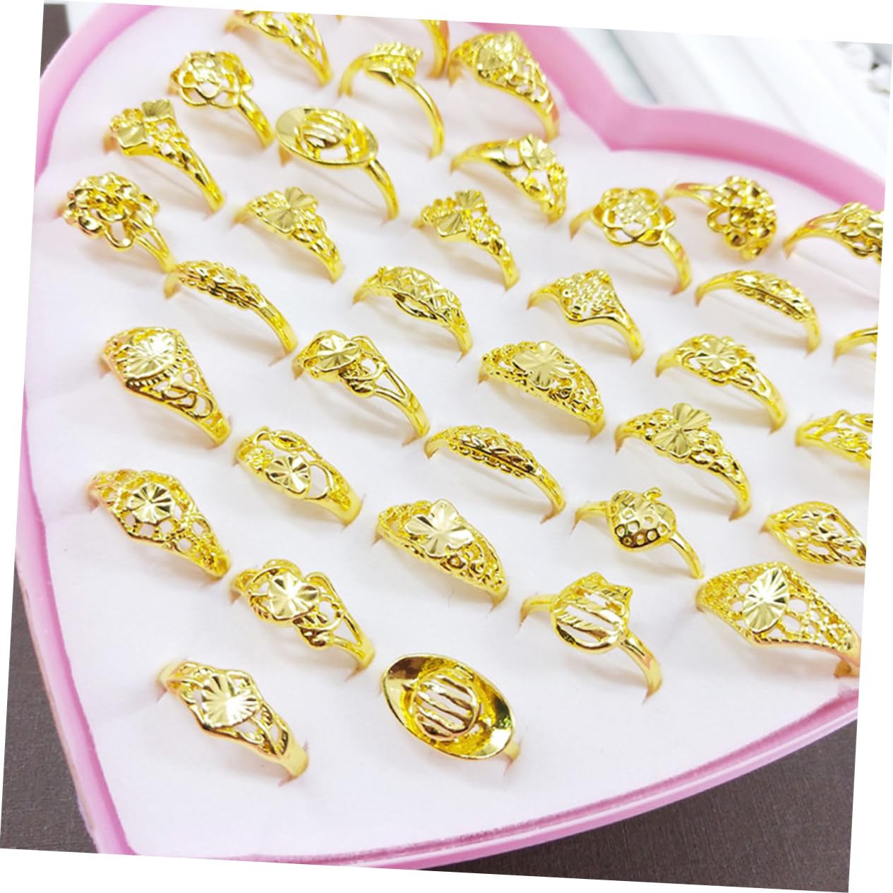 SUPVOX 1 Set Heart Shaped Box Ring Set for Creative Gold Pattern Adornment for Birthday Parties and Daily Wear for Students and Teens