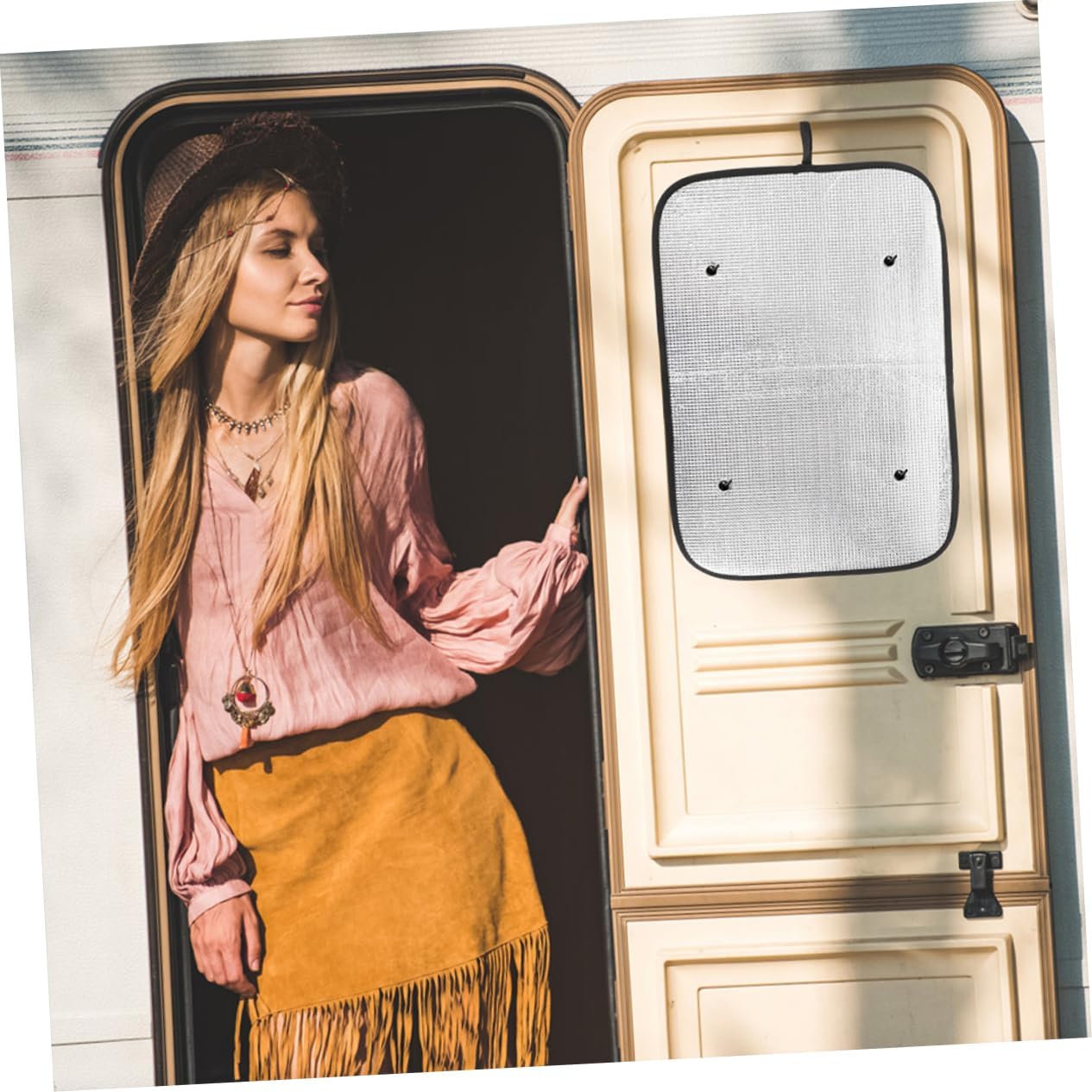 GLEAVI 4pcs Rv Door Window Shade Suction Cup Installation Aluminum Foil Sunshade for Camper Windows Uv Protection Easy to Use Fits Rvs and Campers