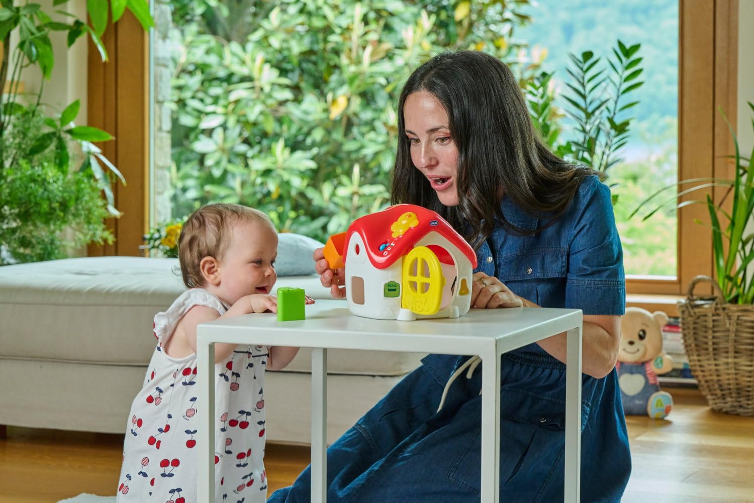 Chicco Gioco ABC Casina Luci e Suoni, Gioco elettronico biligue, Italiano e Inglese, Centro attività, 10-36 Mesi