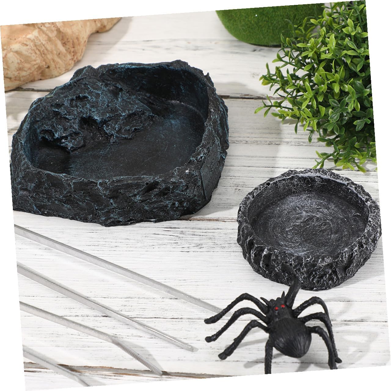 TOYANDONA Reptile Food Dish and Water Bowl Set with 2 Curved 27cm Feeding Tongs, Small Gray Resin Bowl and Large Snake Tank Dish for Bearded Dragon and Hermit Crab Feeding